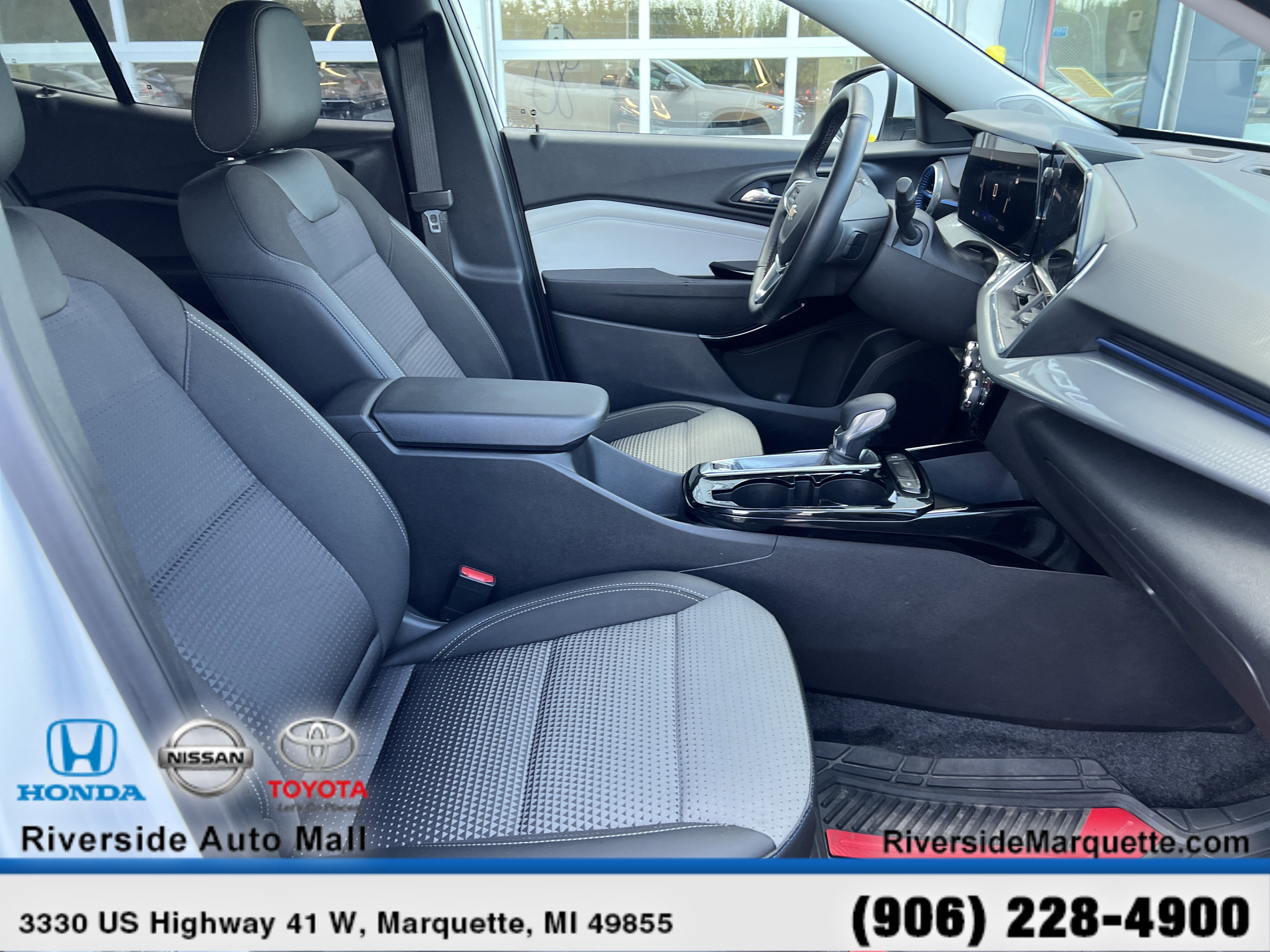 Used 2024 Chevrolet Trax LT w/ LT Convenience Package image 25