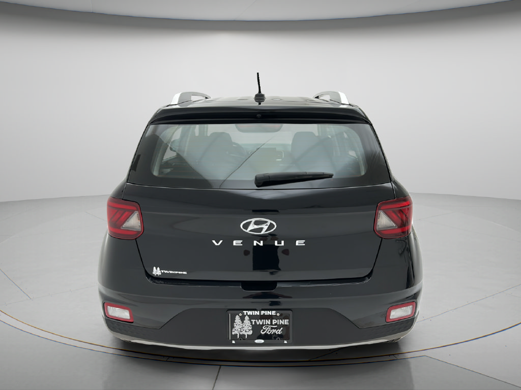 Used 2025 Hyundai Venue SEL FWD image 7