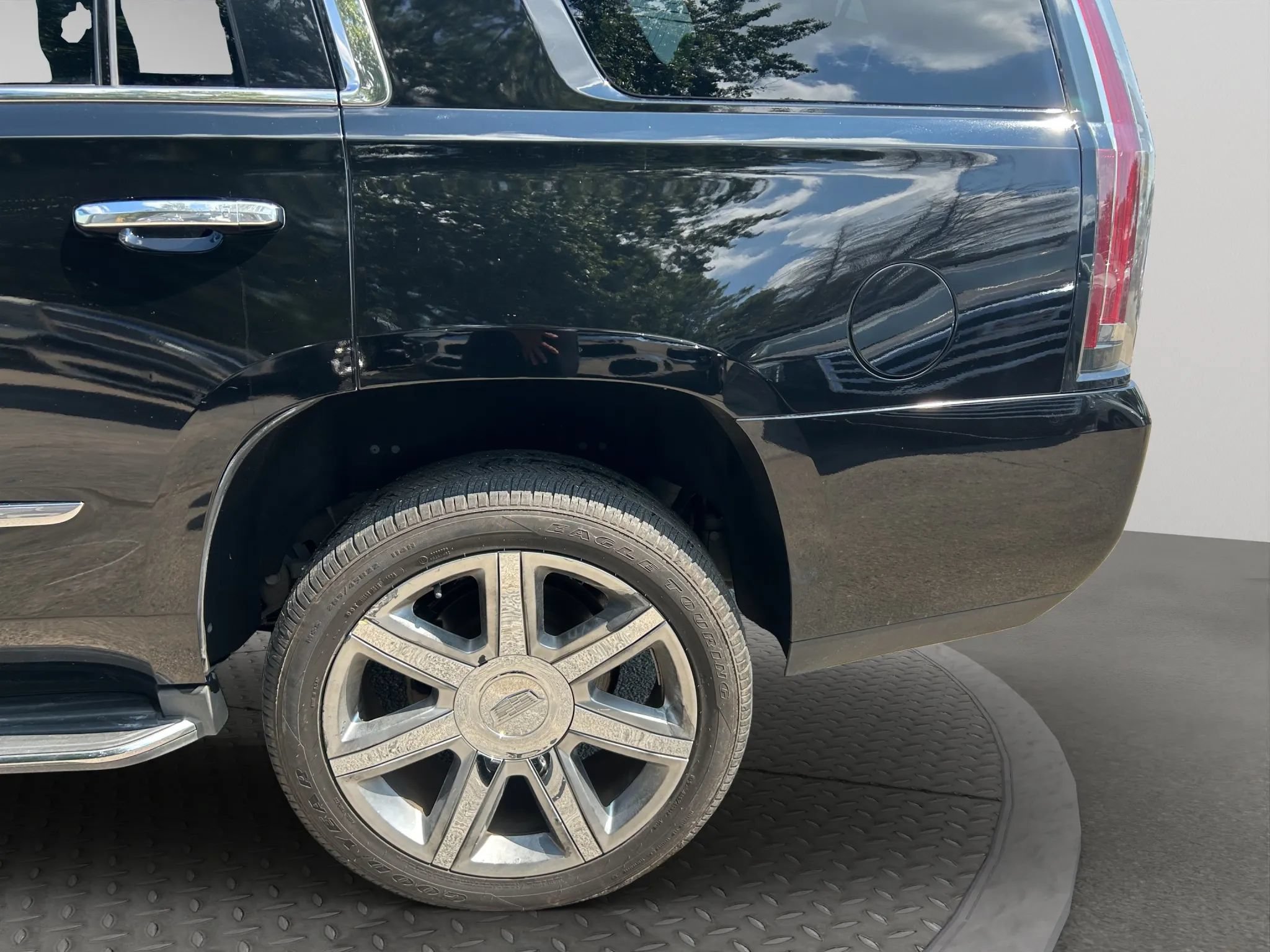 Used 2016 Cadillac Escalade Luxury RWD image 27