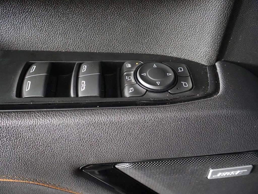 Used 2025 GMC Sierra 2500 AT4 w/ Technology Package AWD/4WD image 40