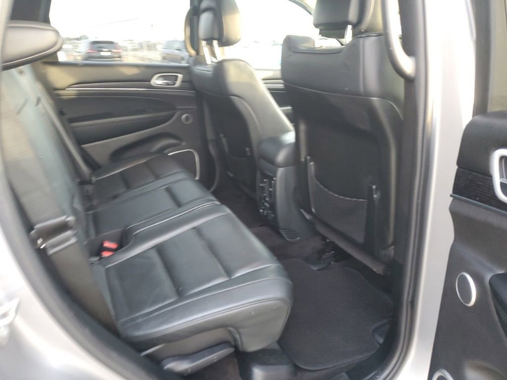 Used 2018 Jeep Grand Cherokee Summit image 30