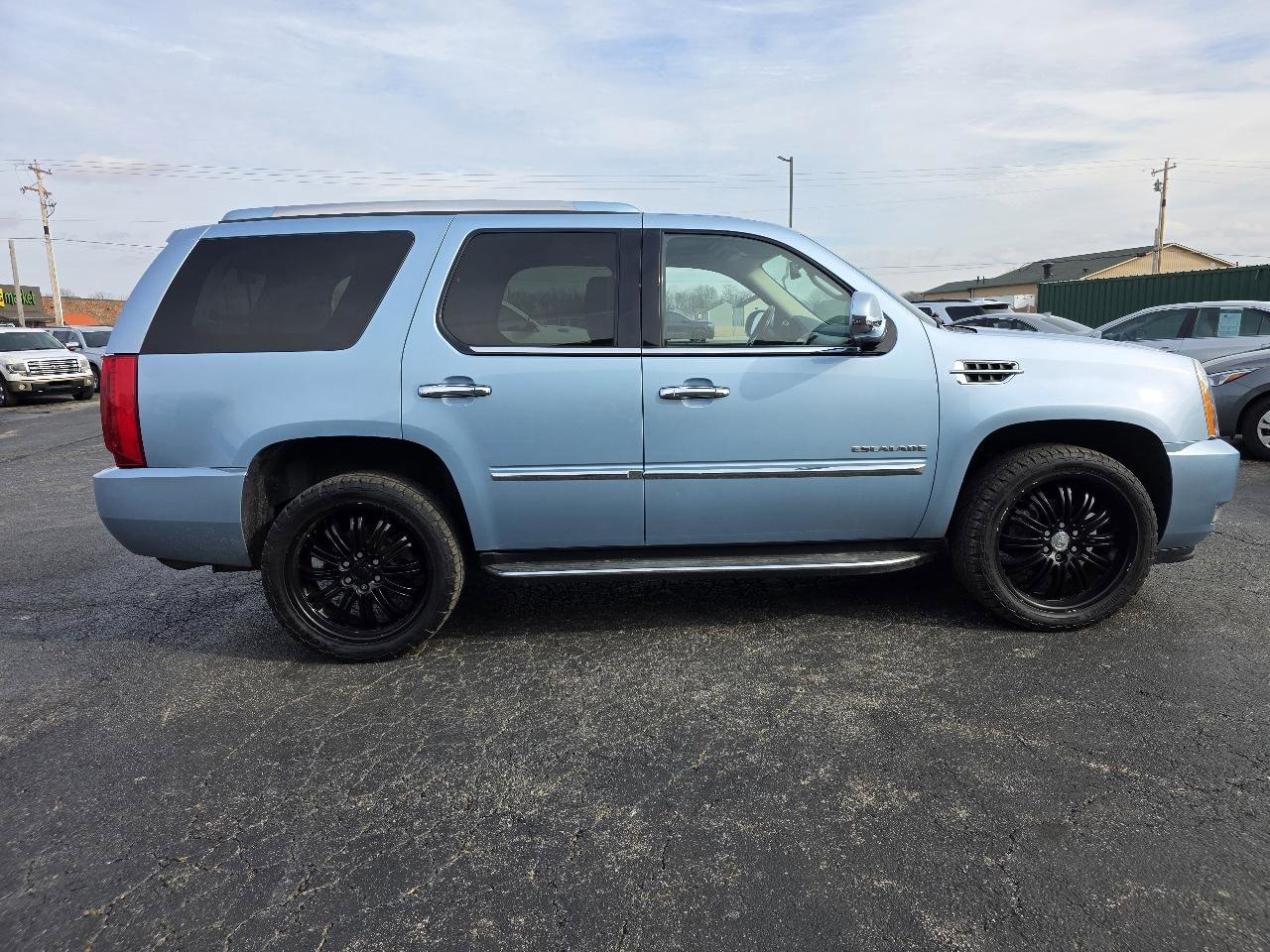 Used 2011 Cadillac Escalade Luxury AWD/4WD image 6