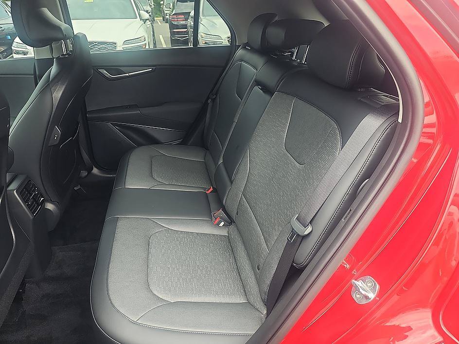 Used 2024 Kia Niro FWD image 30