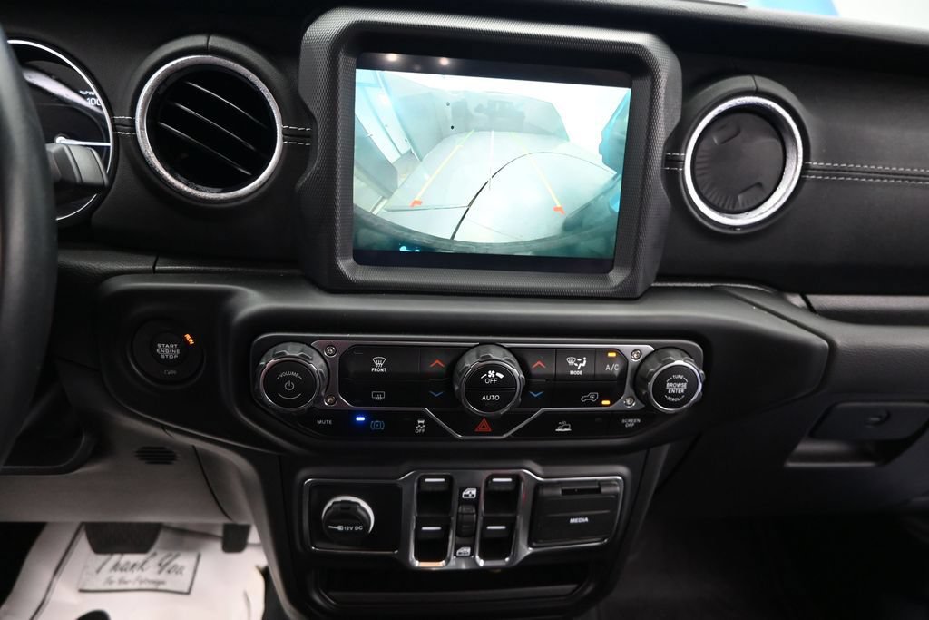 Used 2022 Jeep Wrangler Unlimited Sahara AWD/4WD image 15