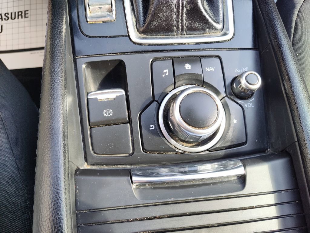 Used 2018 MAZDA MAZDA3 Sport image 29