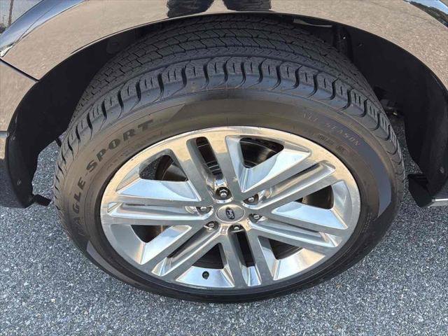 Used 2016 Ford Expedition EL Platinum image 11