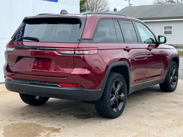 Used 2023 Jeep Grand Cherokee Altitude image 46