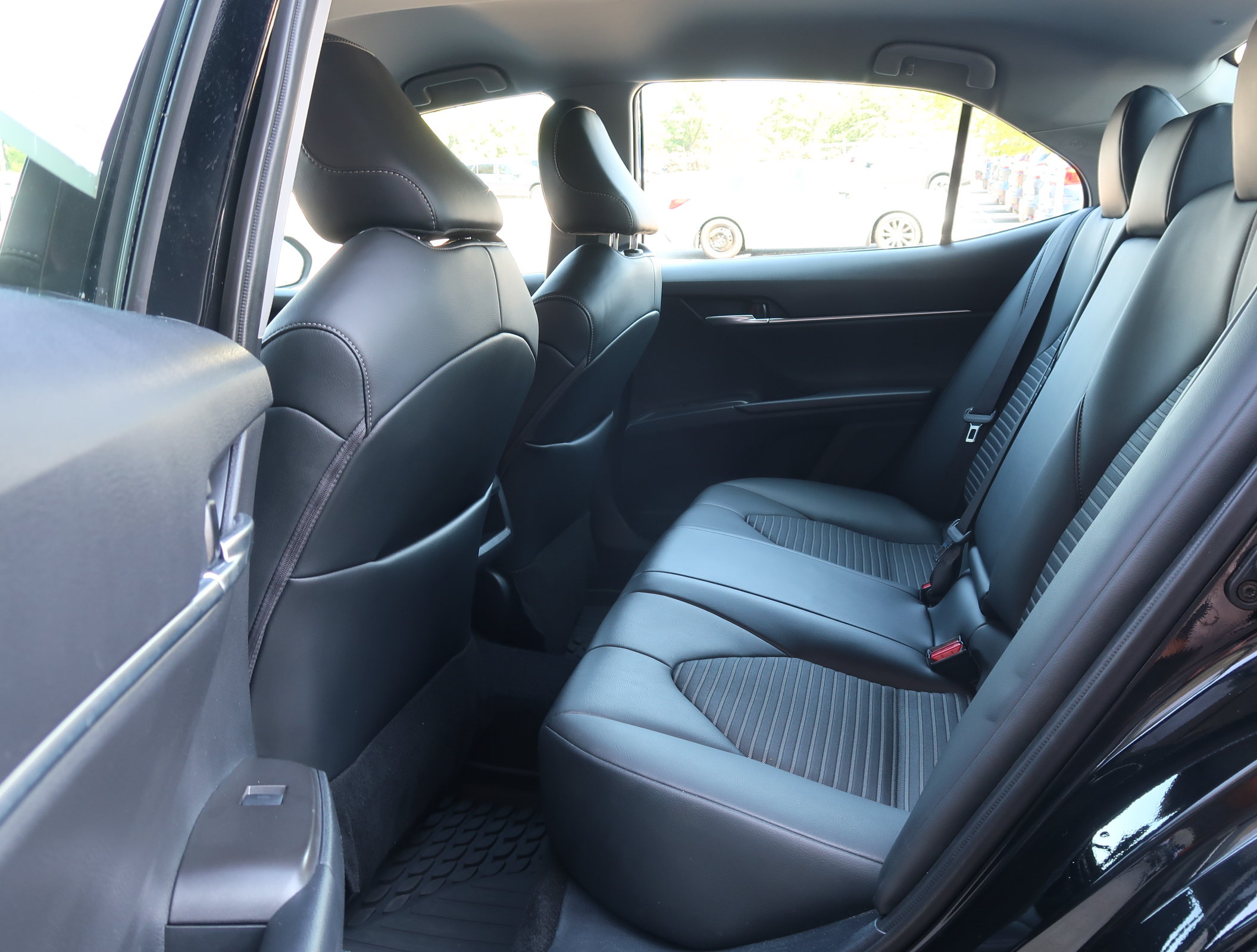 Used 2024 Toyota Camry SE w/ Convenience Package FWD image 31