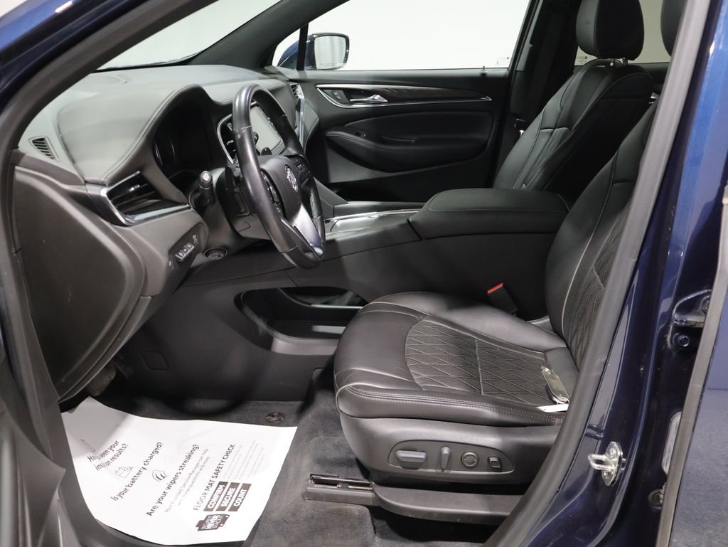 Used 2022 Buick Enclave Avenir w/ Avenir Technology Package AWD/4WD image 10