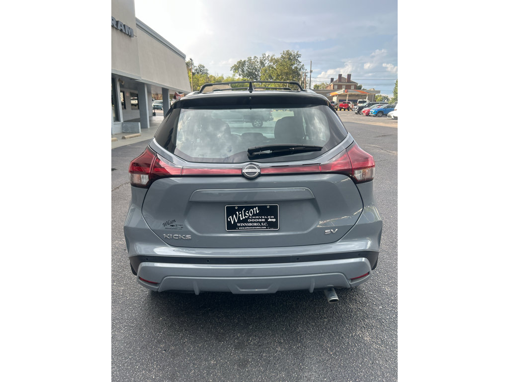 Used 2023 Nissan Kicks SV w/ Interior Electronics Package FWD image 7