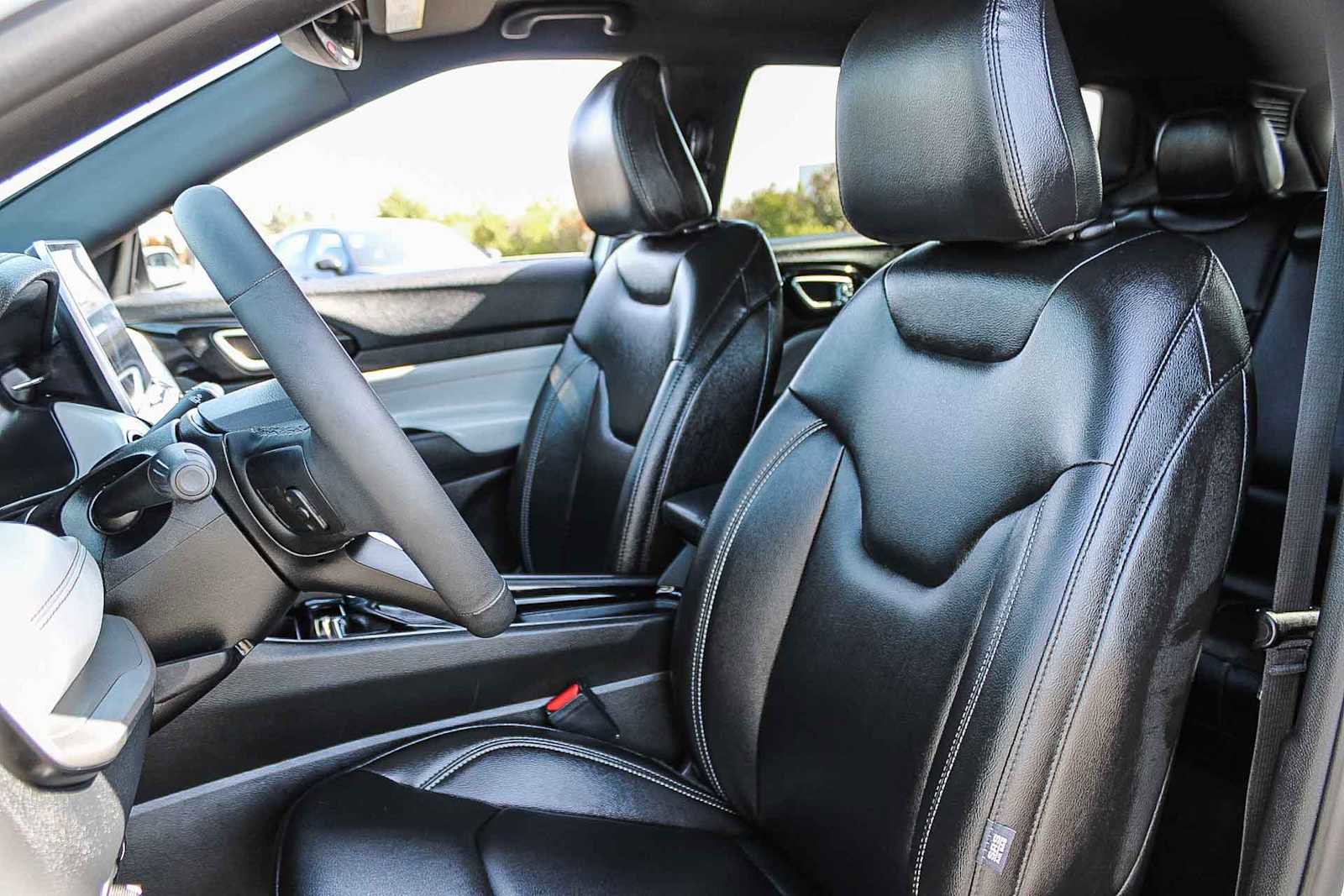 Used 2026 Jeep Compass Limited image 17