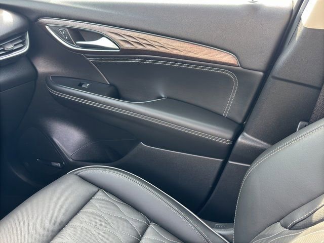 Used 2023 Buick Envision Avenir image 25
