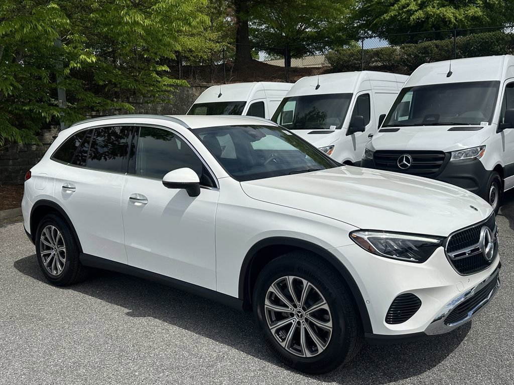 Certified 2025 Mercedes-Benz GLC 300 4MATIC image 2