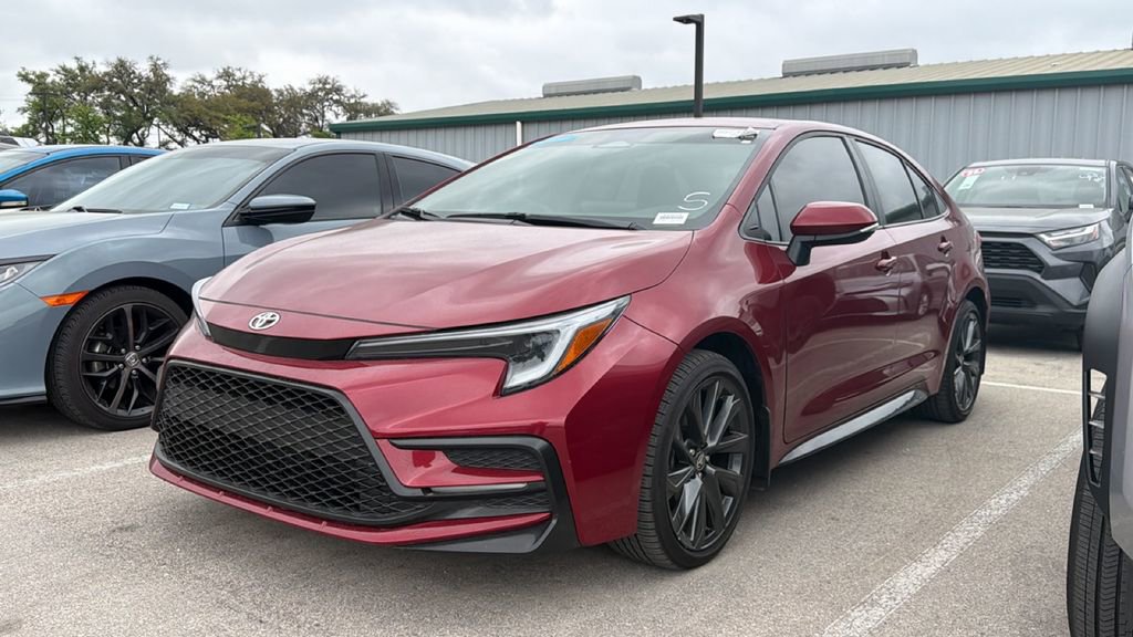 Used 2025 Toyota Corolla SE image 16