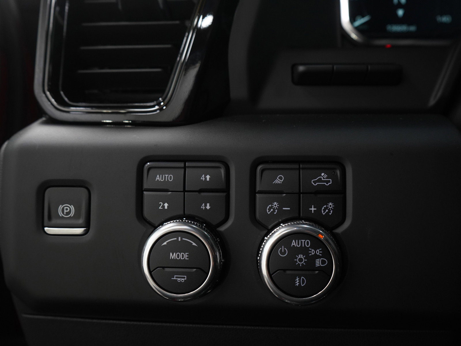 Used 2025 GMC Sierra 1500 AT4 w/ AT4 Premium Package AWD/4WD image 25
