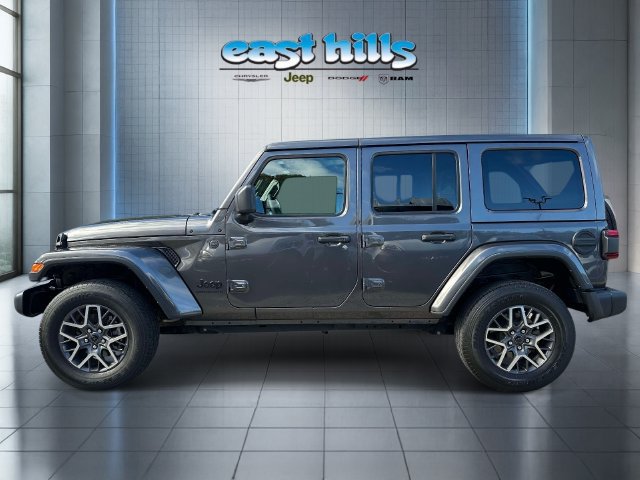 Certified 2025 Jeep Wrangler Unlimited Sahara AWD/4WD image 6