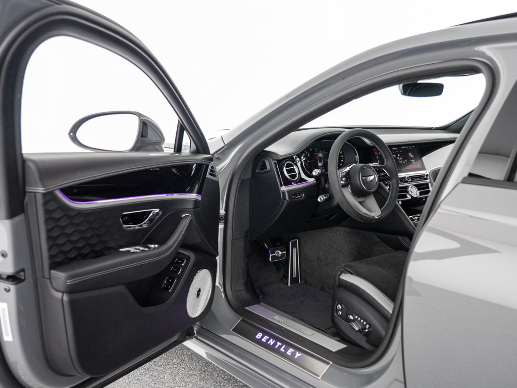 Certified 2025 Bentley Flying Spur Plug-In Hybrid AWD/4WD image 15