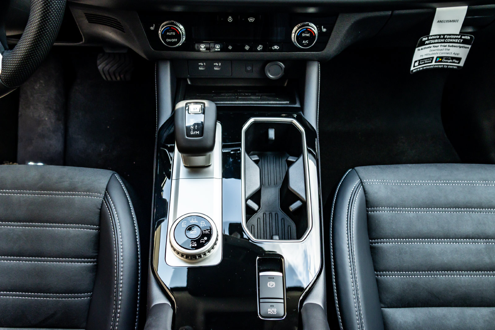 New 2026 Mitsubishi Outlander AWD image 19
