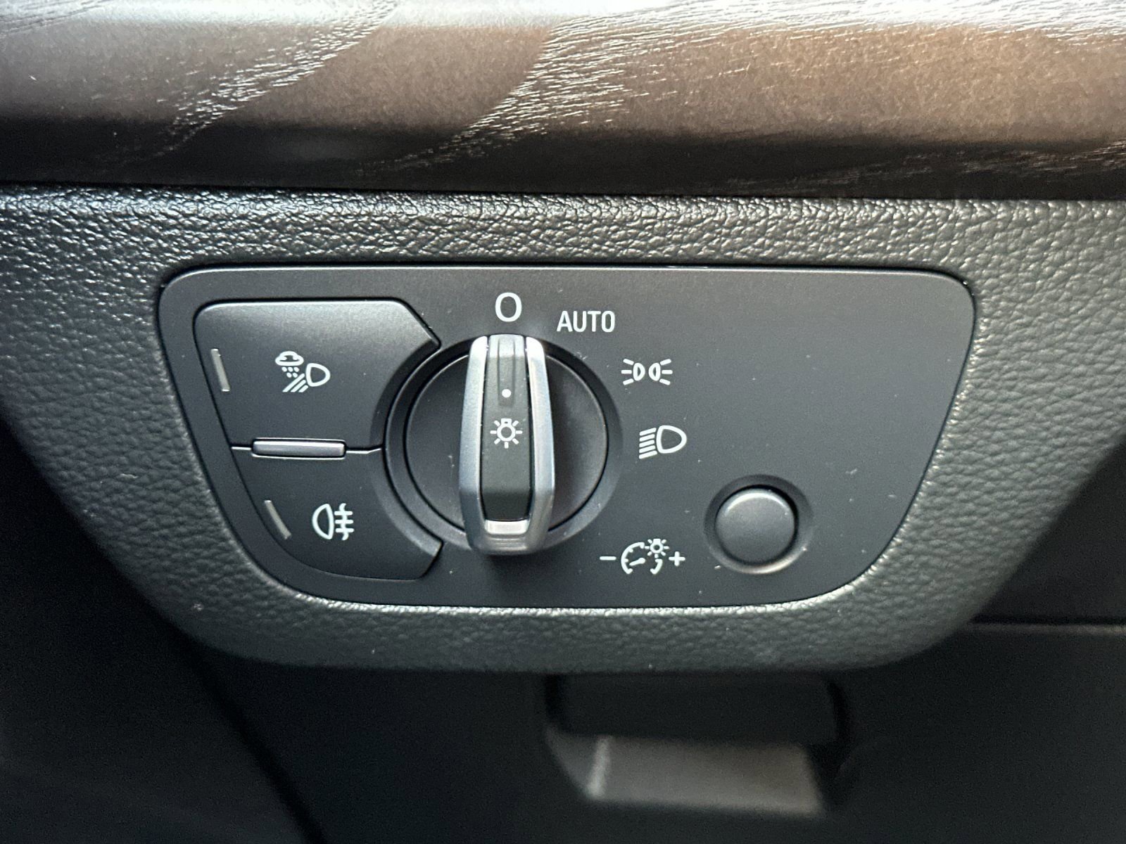 Used 2020 Audi Q5 2.0T Premium w/ Convenience Package image 31