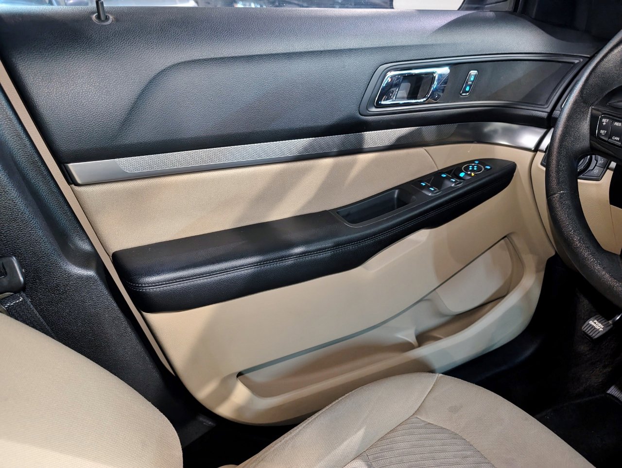 Used 2017 Ford Explorer FWD image 33