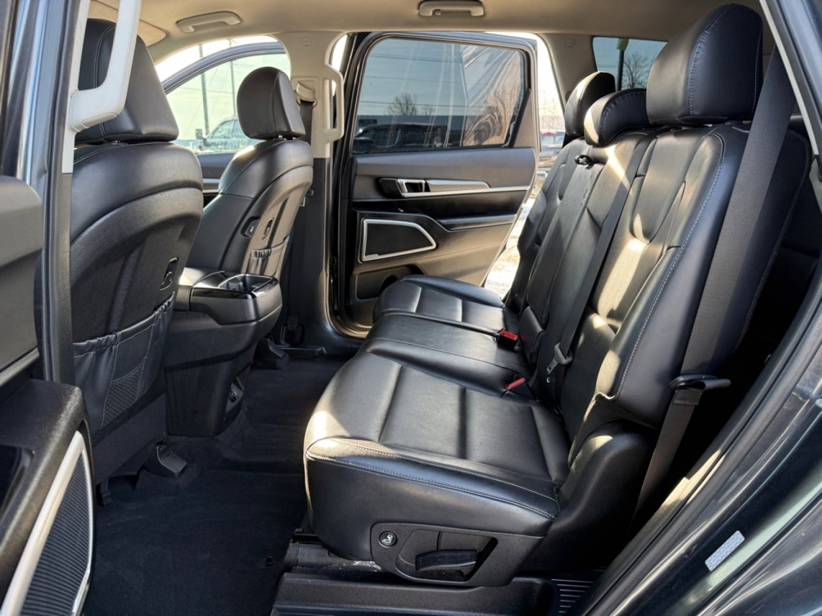 Used 2022 Kia Telluride LX image 14