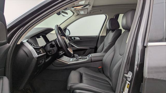 Used 2021 BMW X7 xDrive40i w/ Premium Package AWD/4WD image 14