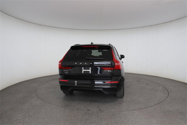 Used 2023 Volvo XC60 B5 Plus image 16