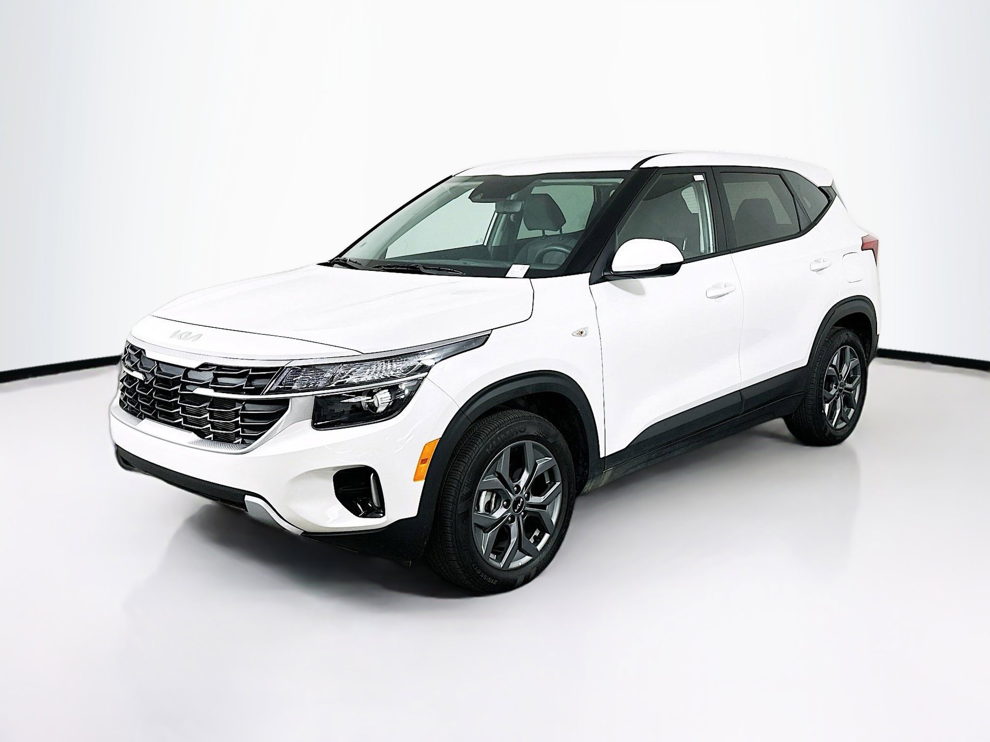 Used 2026 Kia Seltos LX FWD image 3