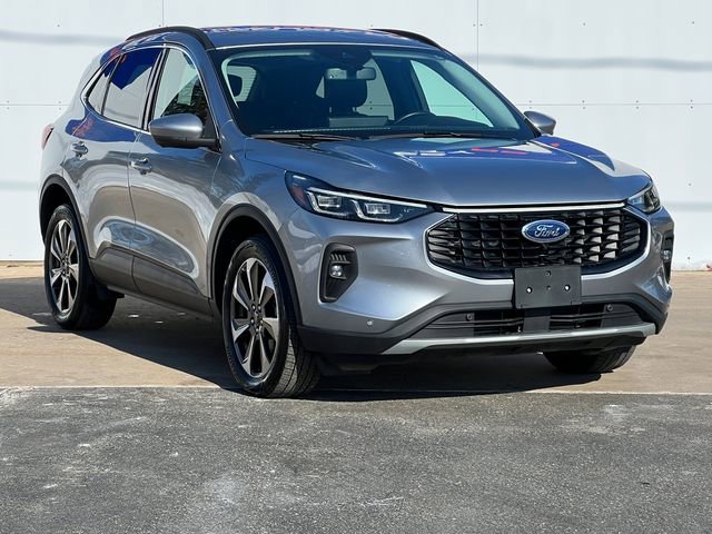 Used 2024 Ford Escape Platinum image 1