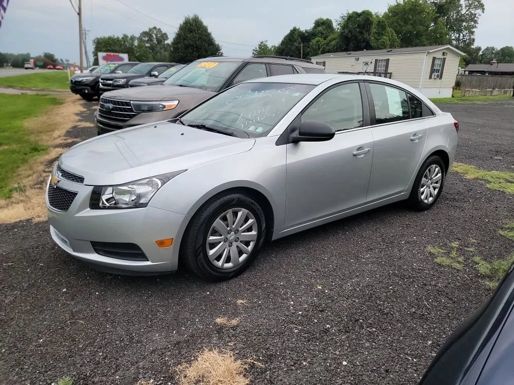 Used 2011 Chevrolet Cruze LS w/ Connectivity Package FWD image 7