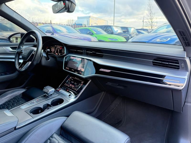 Used 2021 Audi RS 6 Avant Wagon 4D w/ Black Optic Package image 31