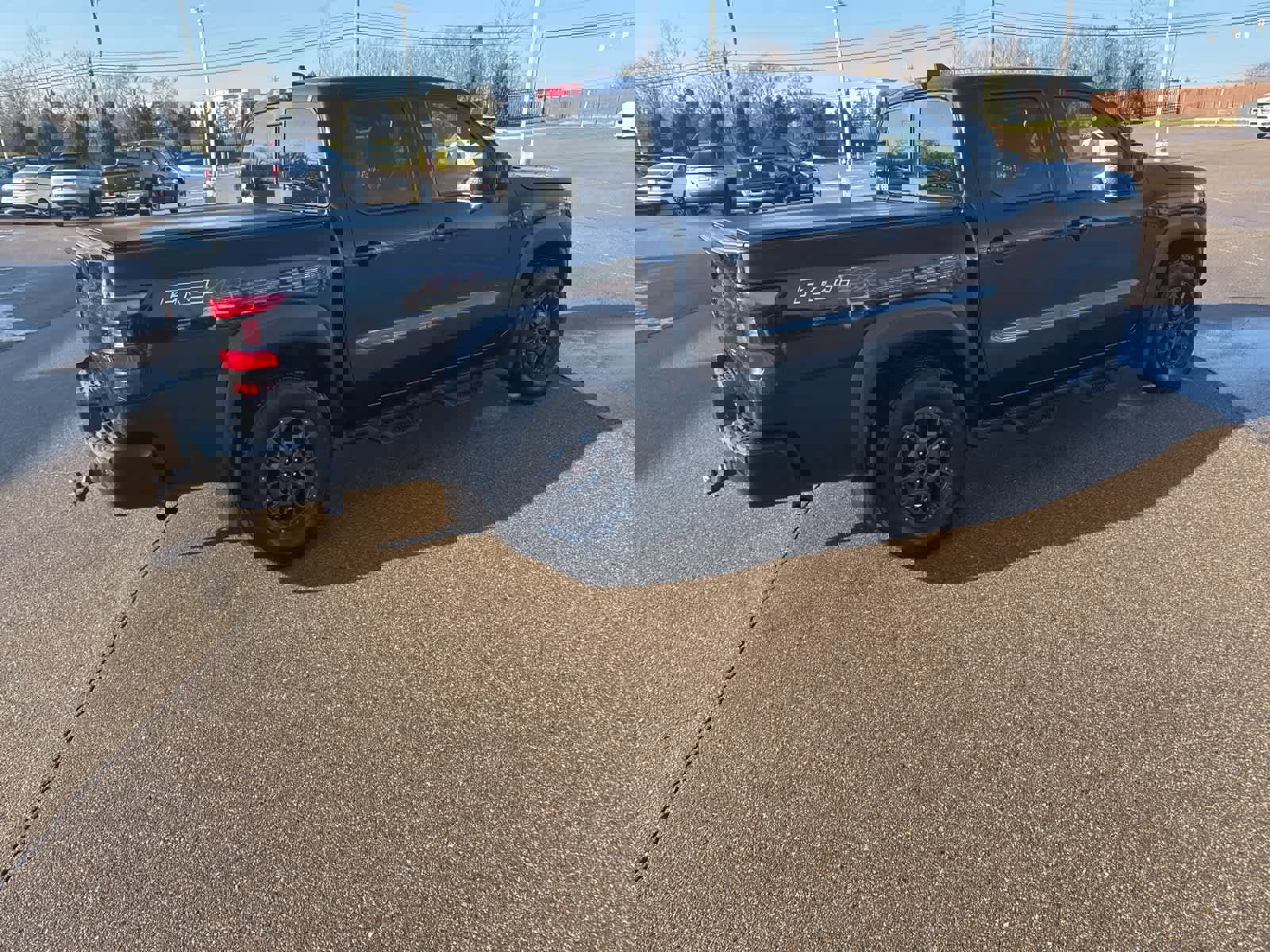 Used 2022 Nissan Frontier PRO-4X w/ Pro-4X Premium Package image 12