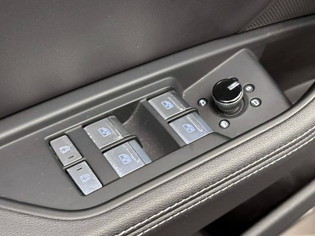 Certified 2024 Audi Q8 e-tron Premium Plus w/ Premium Plus Package AWD/4WD image 18