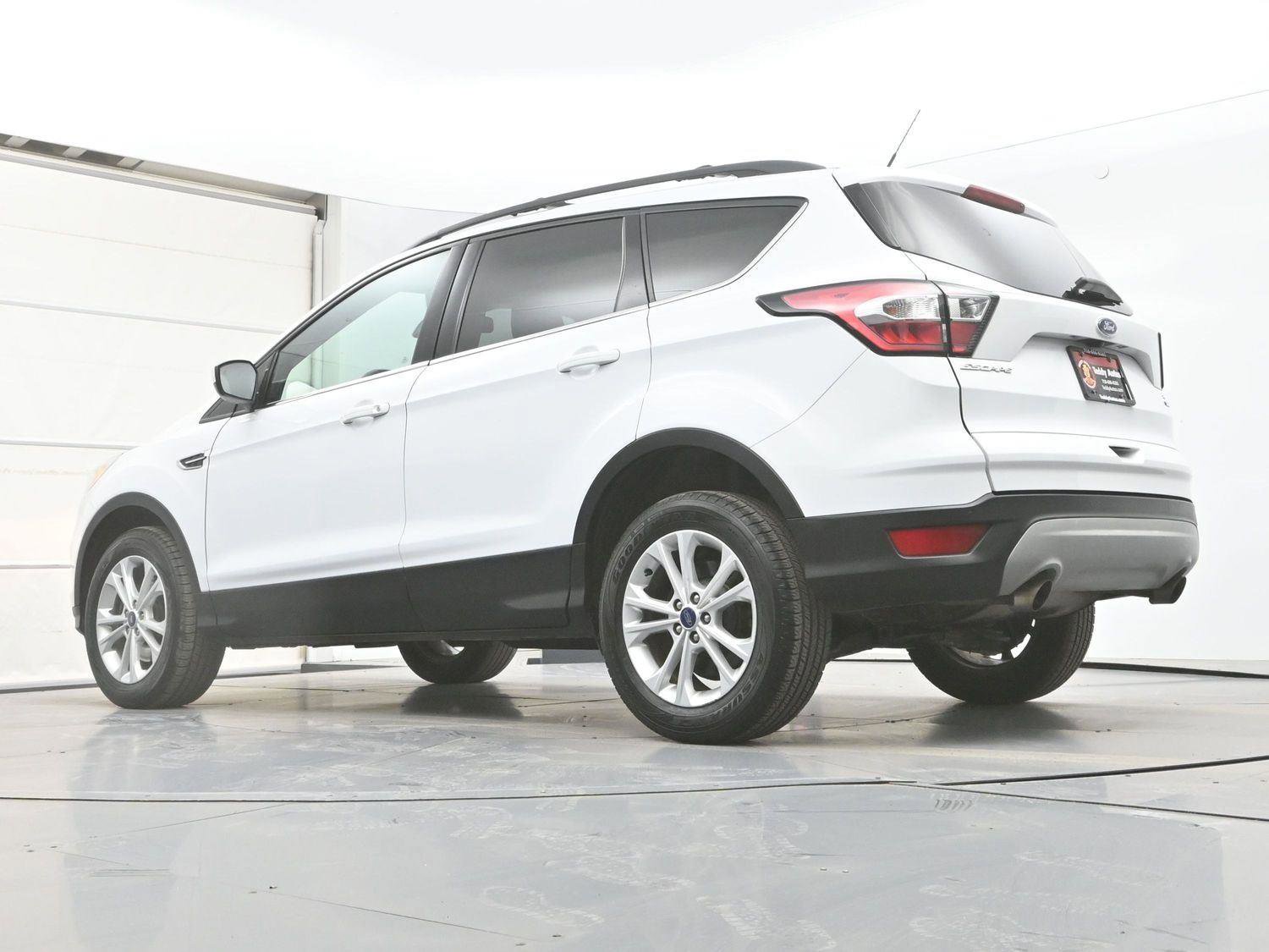 Used 2018 Ford Escape SE w/ Ford Safe & Smart Package image 31