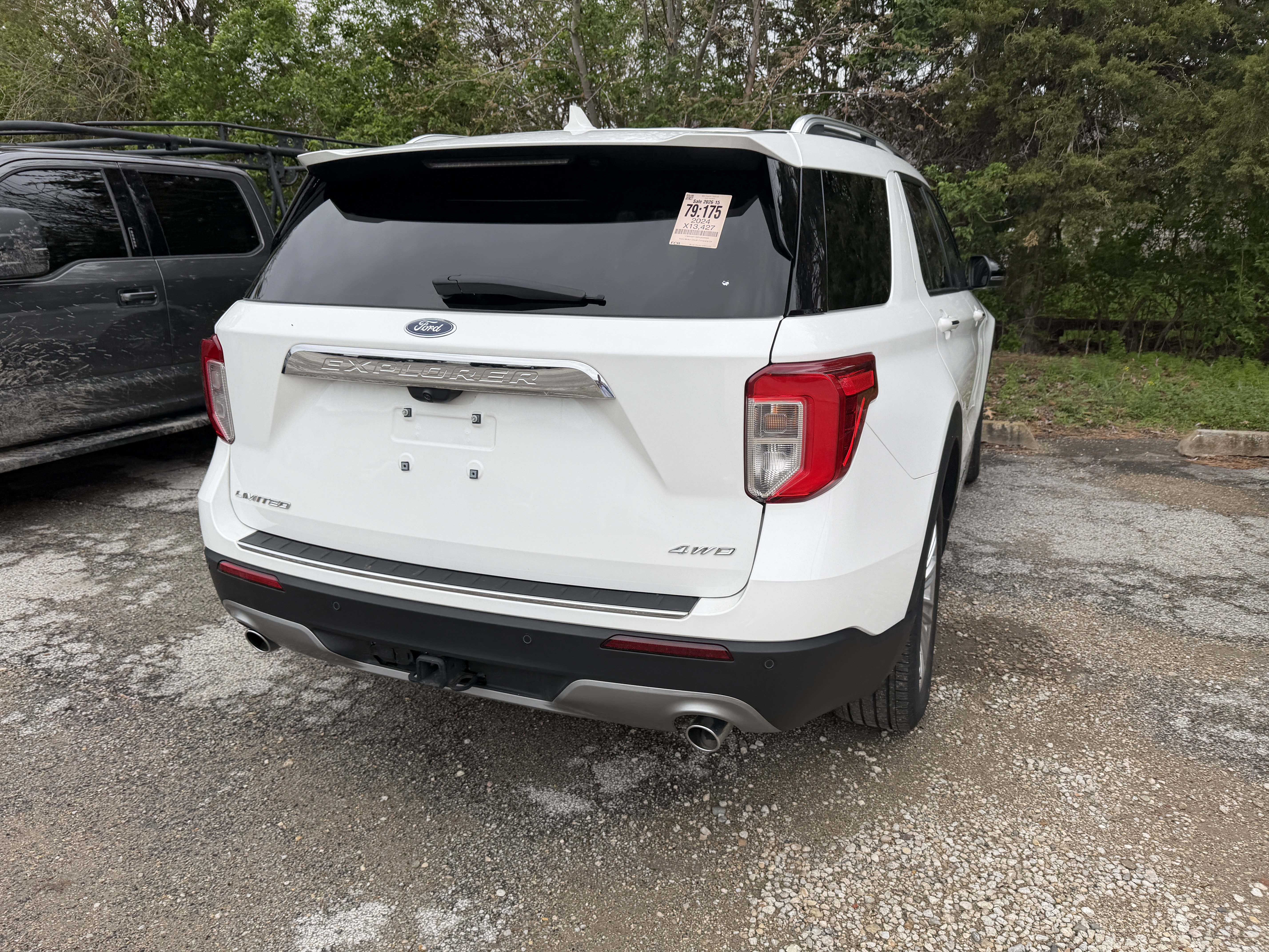 Used 2024 Ford Explorer Limited w/ Limited Technology Package image 7