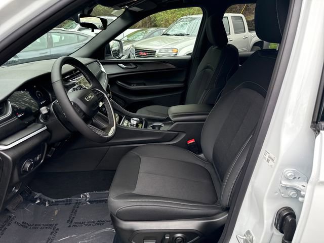 New 2026 Jeep Grand Cherokee Laredo image 14