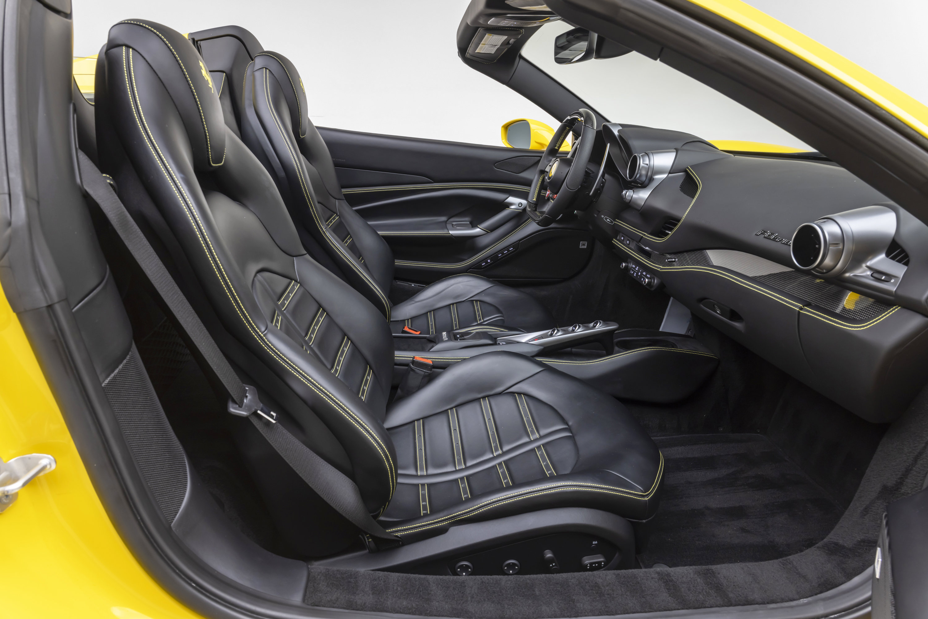 Certified 2022 Ferrari F8 Tributo RWD image 44
