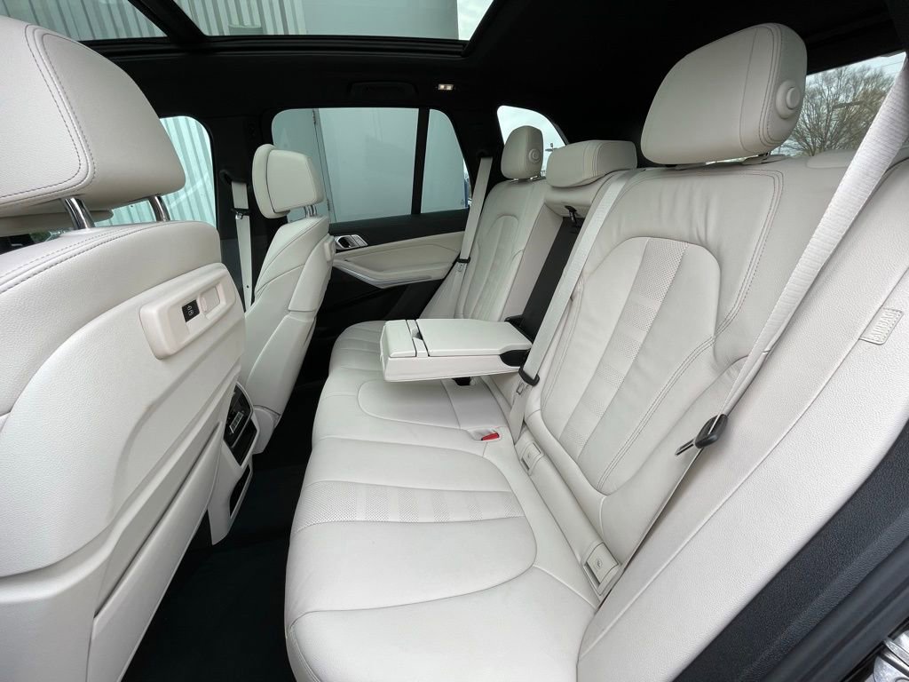 Used 2022 BMW X5 xDrive40i w/ Premium Package image 27