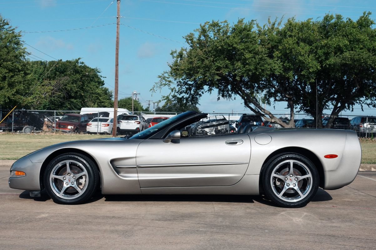 Used 2002 Chevrolet Corvette Convertible w/ Preferred Equipment Group2 RWD image 10