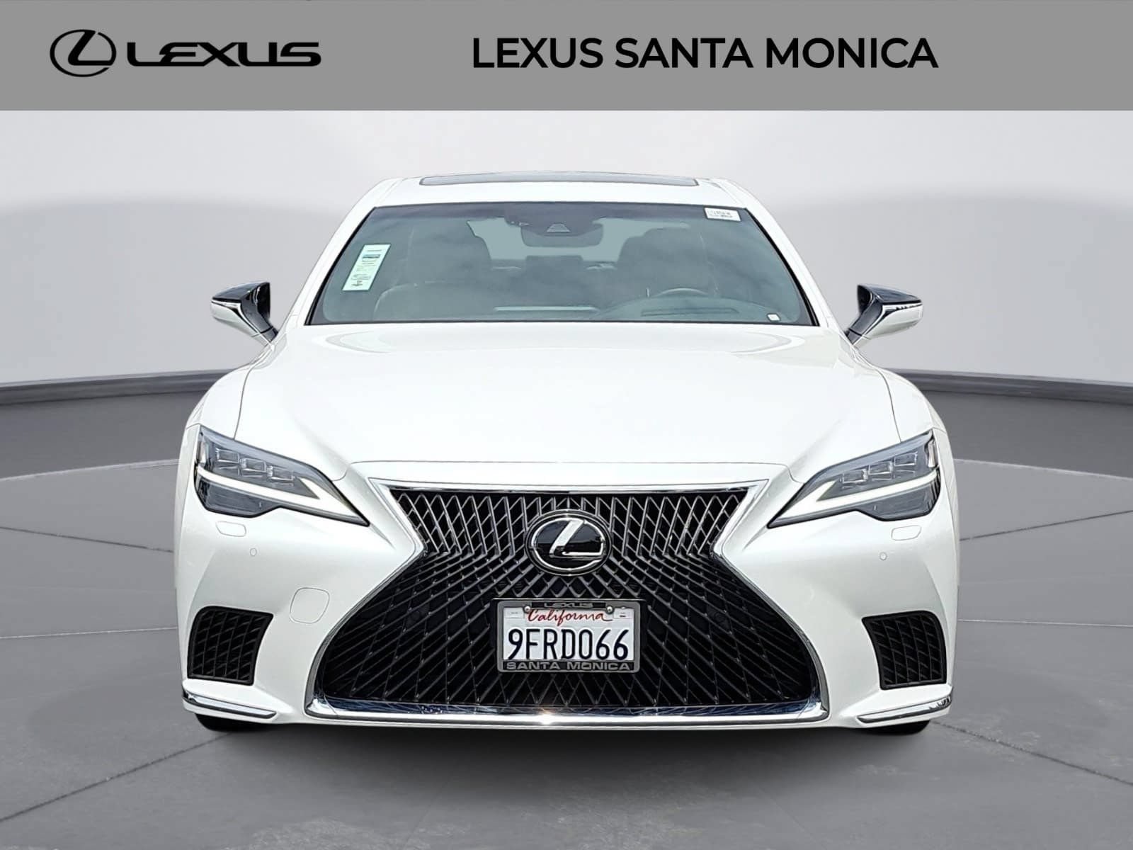 Used 2023 Lexus LS 500 w/ Accessory Package (Z1) RWD image 2