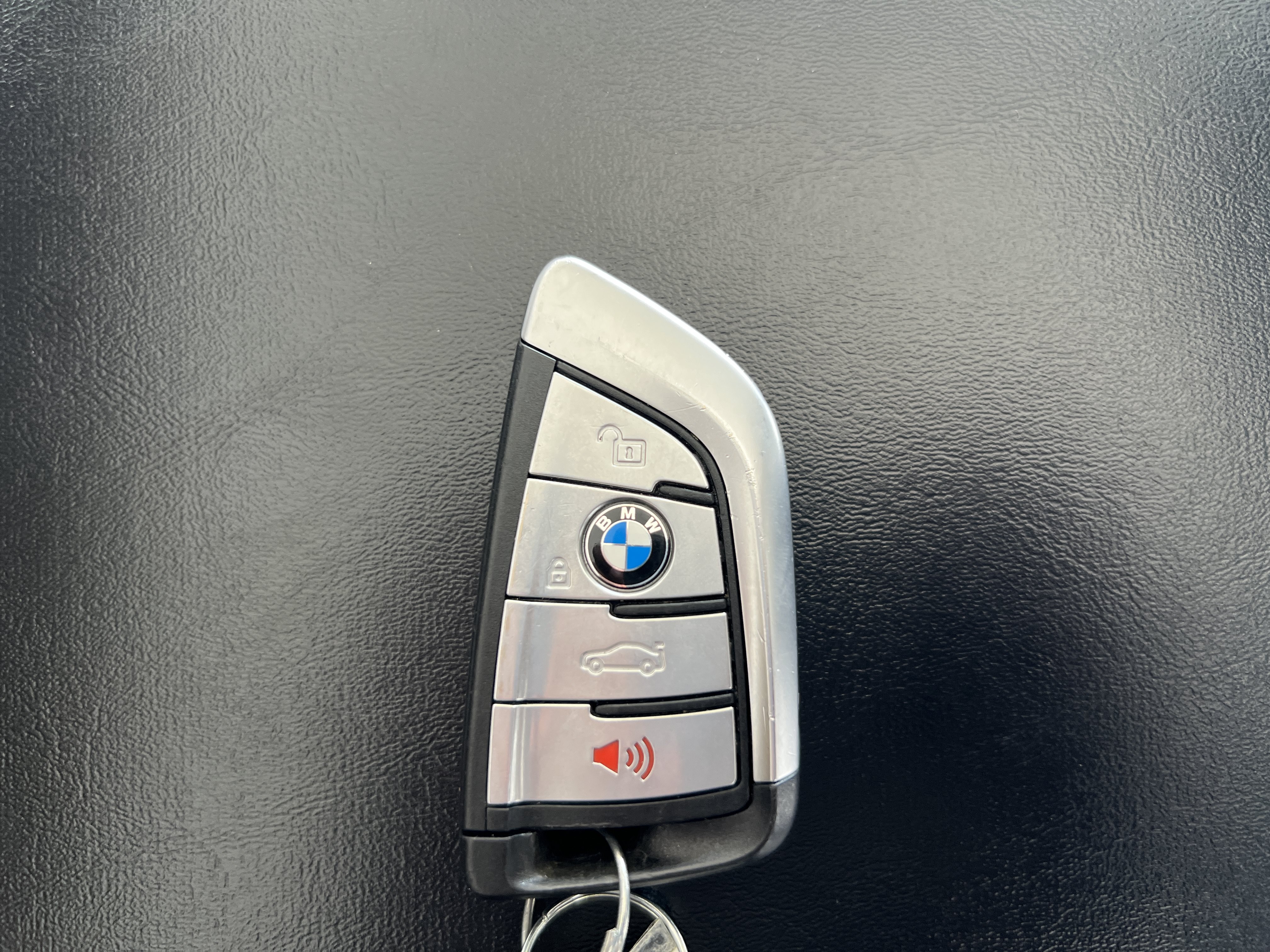 Used 2022 BMW M550i xDrive AWD/4WD image 23