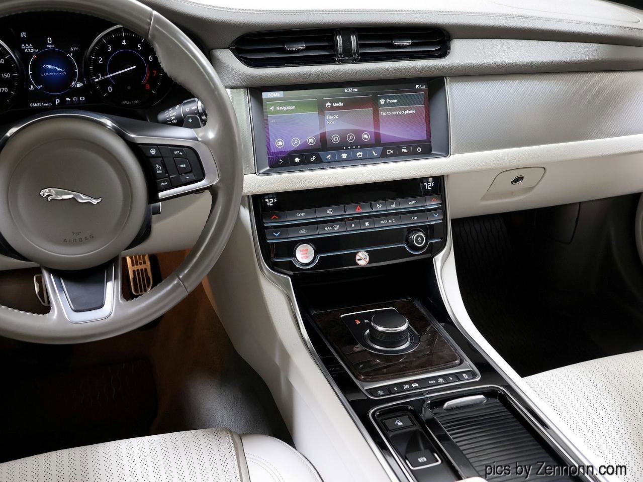 Used 2020 Jaguar XF Prestige image 16