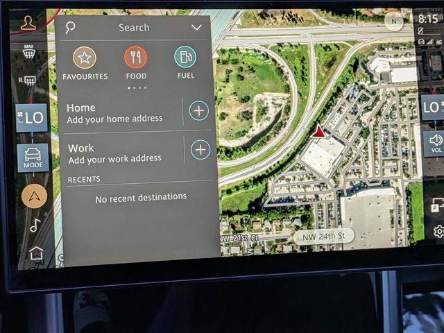 Certified 2025 Land Rover Range Rover Long Wheelbase SE image 14