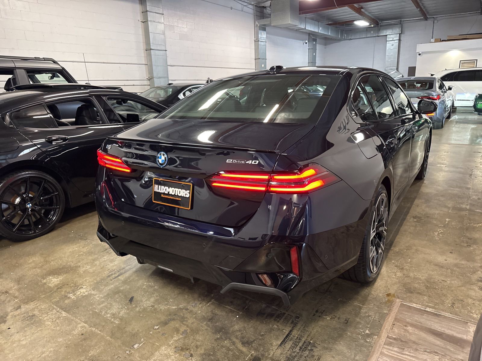 Used 2025 BMW i5 eDrive40i w/ M Sport Package image 9