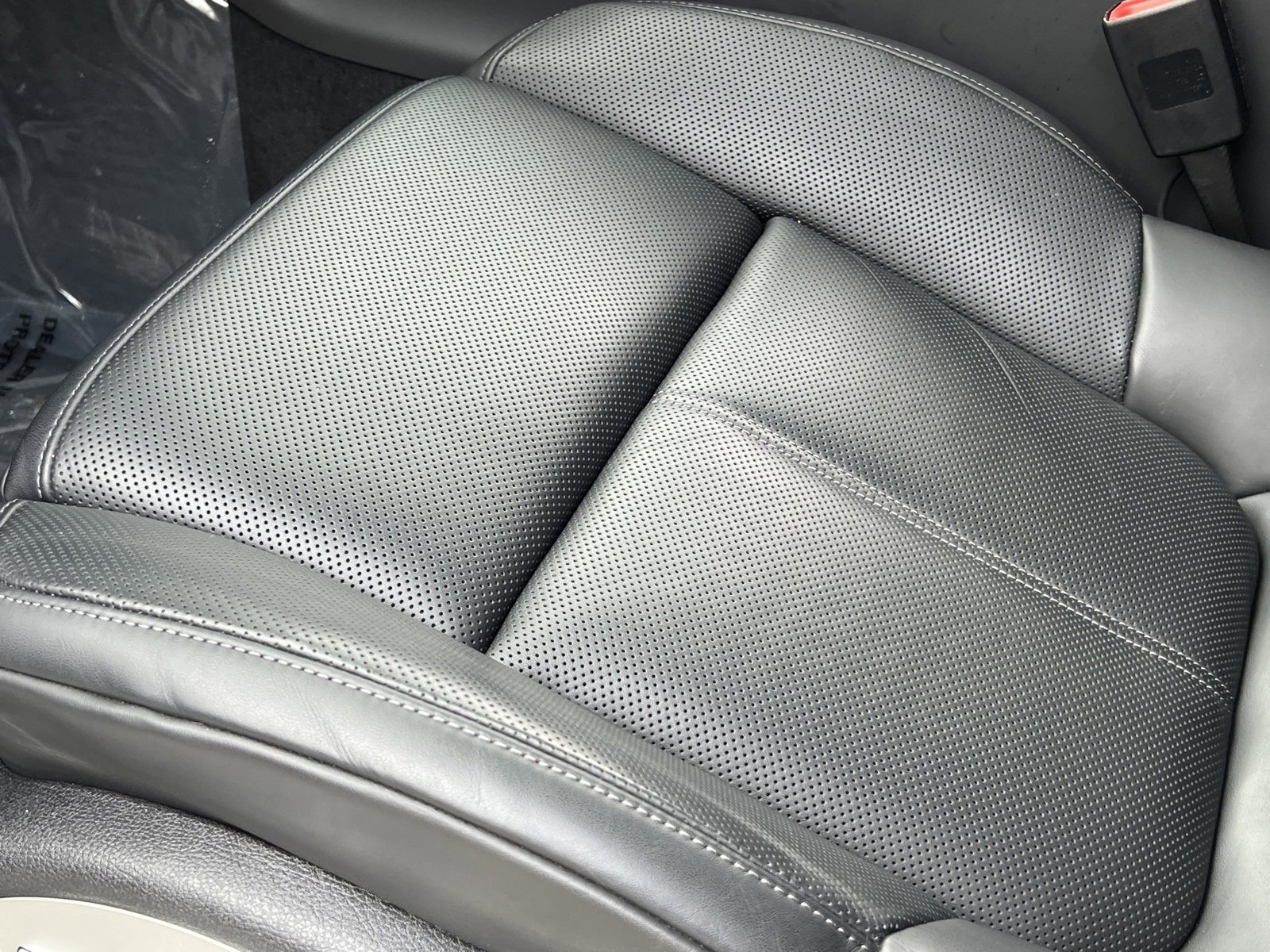 Certified 2025 Porsche Macan Turbo image 33