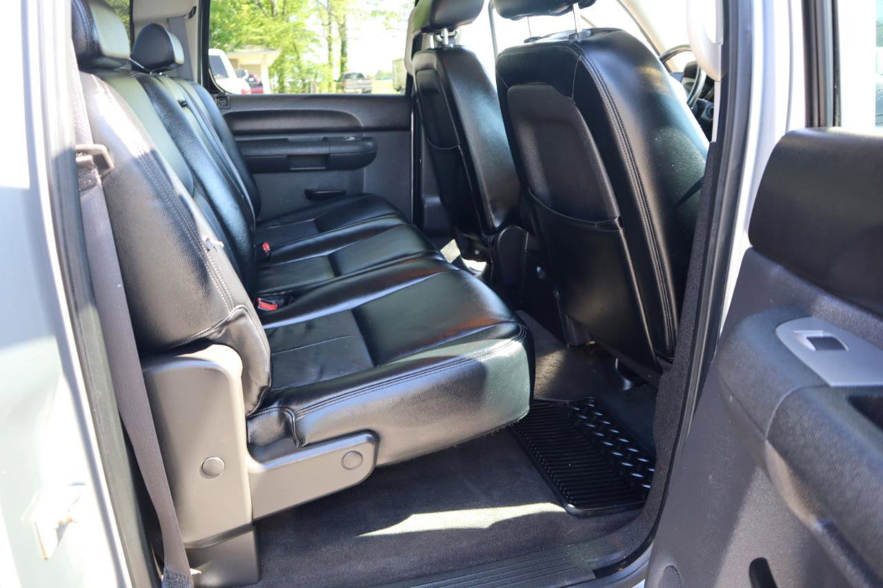 Used 2013 GMC Sierra 2500 SLE w/ HD SLE Premium Package AWD/4WD image 17