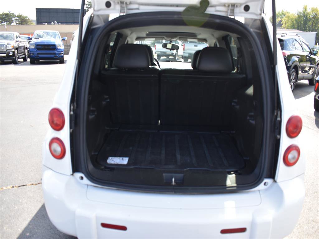 Used 2011 Chevrolet HHR LT image 9