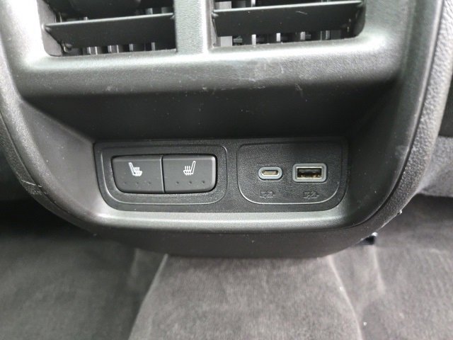 Used 2022 Cadillac XT4 Luxury w/ Cold Weather Package image 34