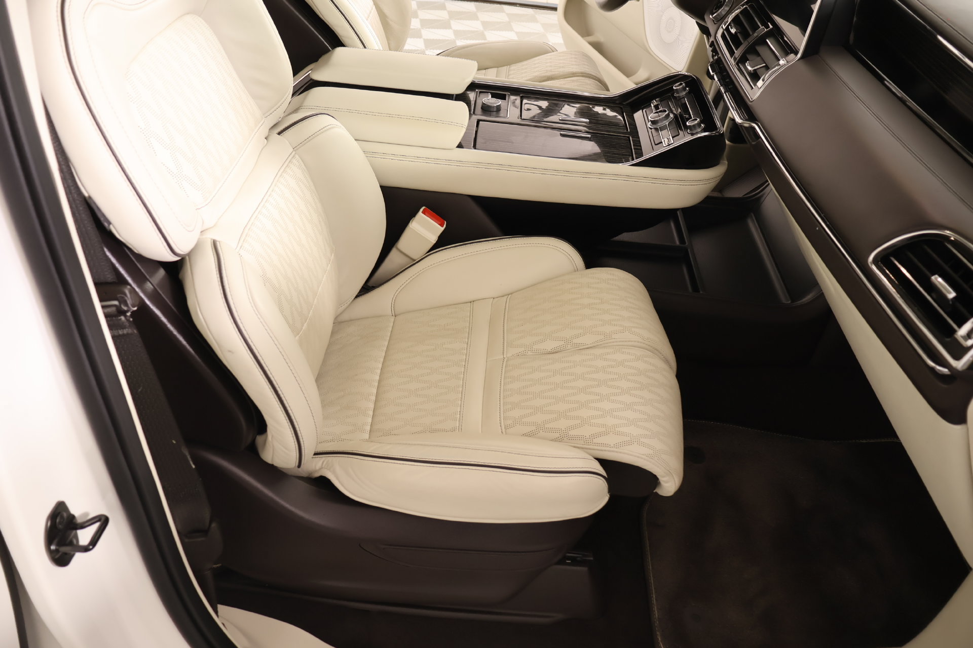 Used 2024 Lincoln Navigator Black Label AWD/4WD image 14