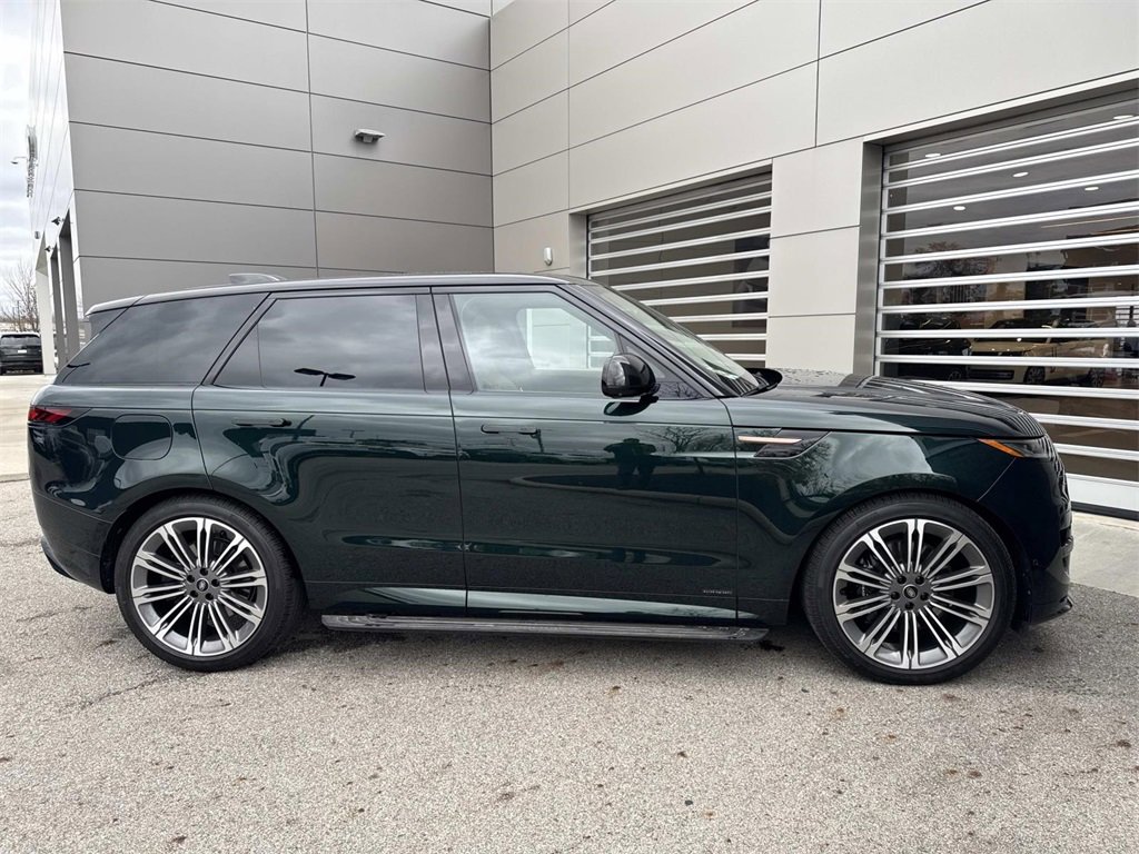 Used 2025 Land Rover Range Rover Sport Autobiography image 8